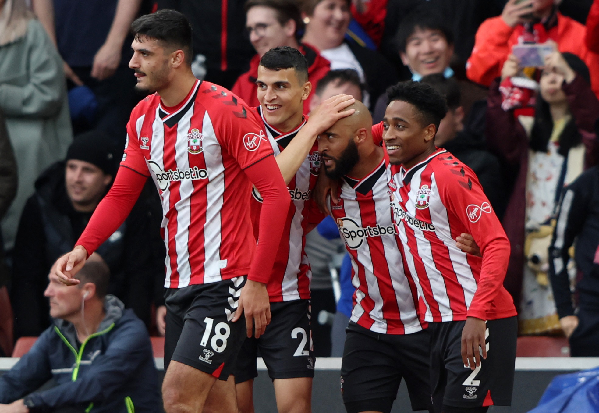 卡萨诺：国米对阵凯拉特表现自大，或者说意大利球队满足1-0（卡萨诺：国米战凯拉特显得自负，意大利球队常常守住1-0就满足）