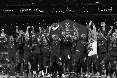 土媒：加拉塔萨雷想在1月引进吕迪格，球员与皇马合同6月到期（土耳其媒体：加拉塔萨雷计划1月引进吕迪格，球员与皇马合同将于6月到期）