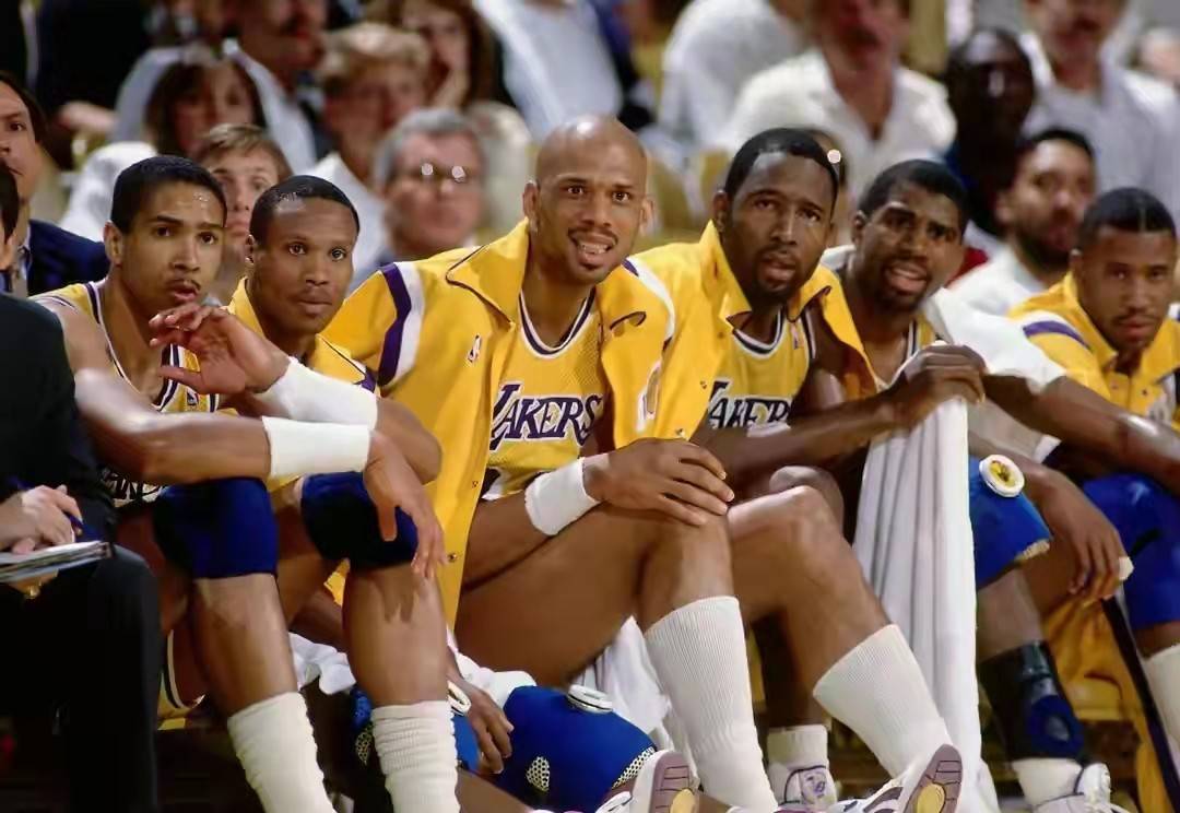 西甲战报：福特闪击，罗德里格斯独造三球，埃尔切4-0巴列卡诺（西甲快讯：福特闪电破门，罗德里格斯独造三球，埃尔切4-0大胜巴列卡诺）