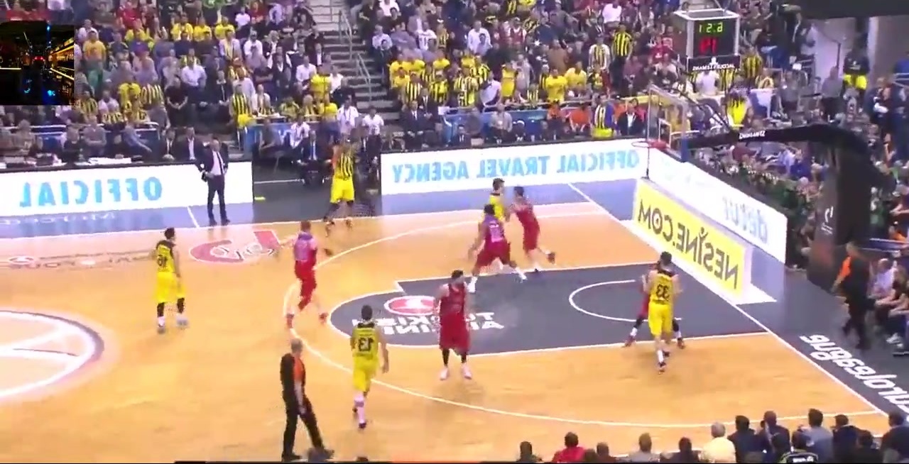 德比迎来关键胜利，米兰升至意甲积分榜第二（德比战奏凯，米兰升至意甲次席）