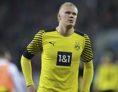 NBA半场：布克20分，追梦遭驱逐，太阳67-64领先勇士（半场战况：布克轰20分，格林被驱逐，太阳67-64暂领先勇士）