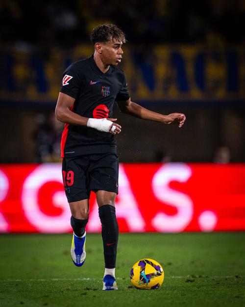 一印度球迷：我推掉了我的婚礼，只为看梅西，但我没看着……（印度球迷：为看梅西推掉婚礼，最终却没能见到他）