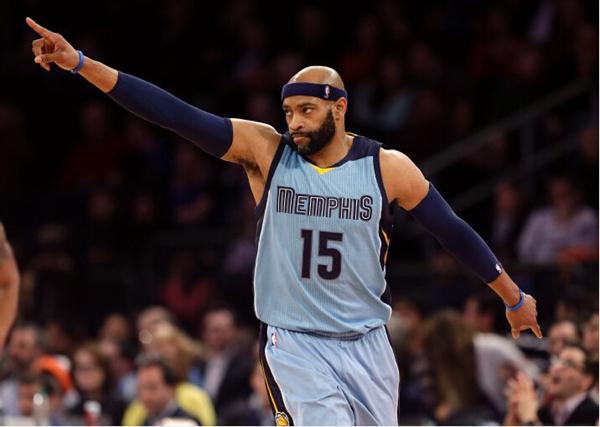 都体：AC米兰希望莱万明年夏天加盟，已与其经纪人取得联系（《都灵体育报》：AC米兰盼明夏签下莱万，已与其经纪团队接触）