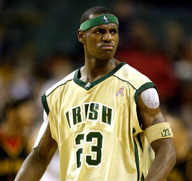 队报：巴黎在考虑引进一名右路后防多面手，有意埃里克-加西亚（队报：巴黎考虑补强右路防线，锁定多面手埃里克-加西亚）