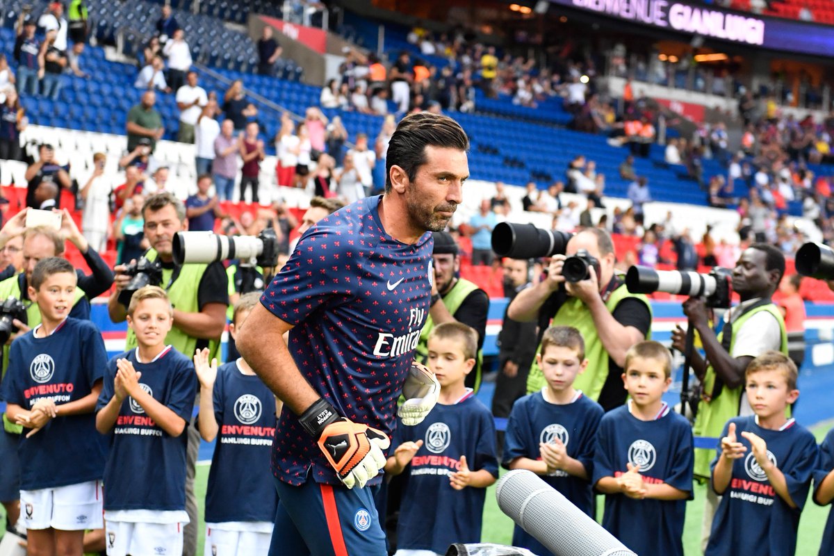 豪门悲喜夜：巴萨5-3六连胜4分领跑 利物浦3-3惨遭绝平 国米4-0登顶（豪门之夜冰火两重天：巴萨5-3豪取六连胜领跑4分，利物浦3-3遭绝平，国米4-0登顶榜首）