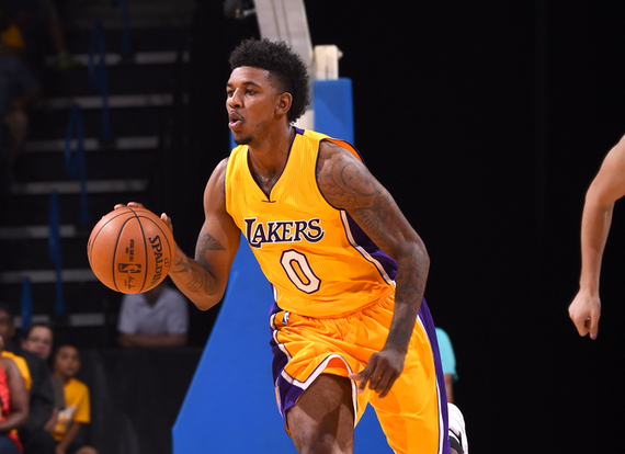 莫里斯首秀8分4助！主帅：他太久没打球了 他是我们需要的球员（莫里斯处子秀8分4助，主帅：久未上场但正是球队所需）