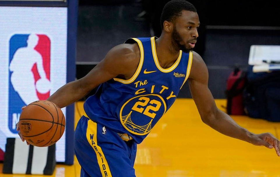 来和哥哥学习技术？乔布和贝林厄姆女友现身伯纳乌看台（乔布携贝林厄姆女友亮相伯纳乌看台，疑似向哥哥取经）