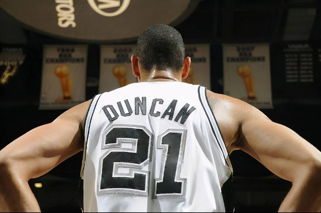 巴顿：李嗣镕一直很努力地训练，他的中超首秀应该是满分（巴顿称李嗣镕训练刻苦，中超处子秀堪称满分）